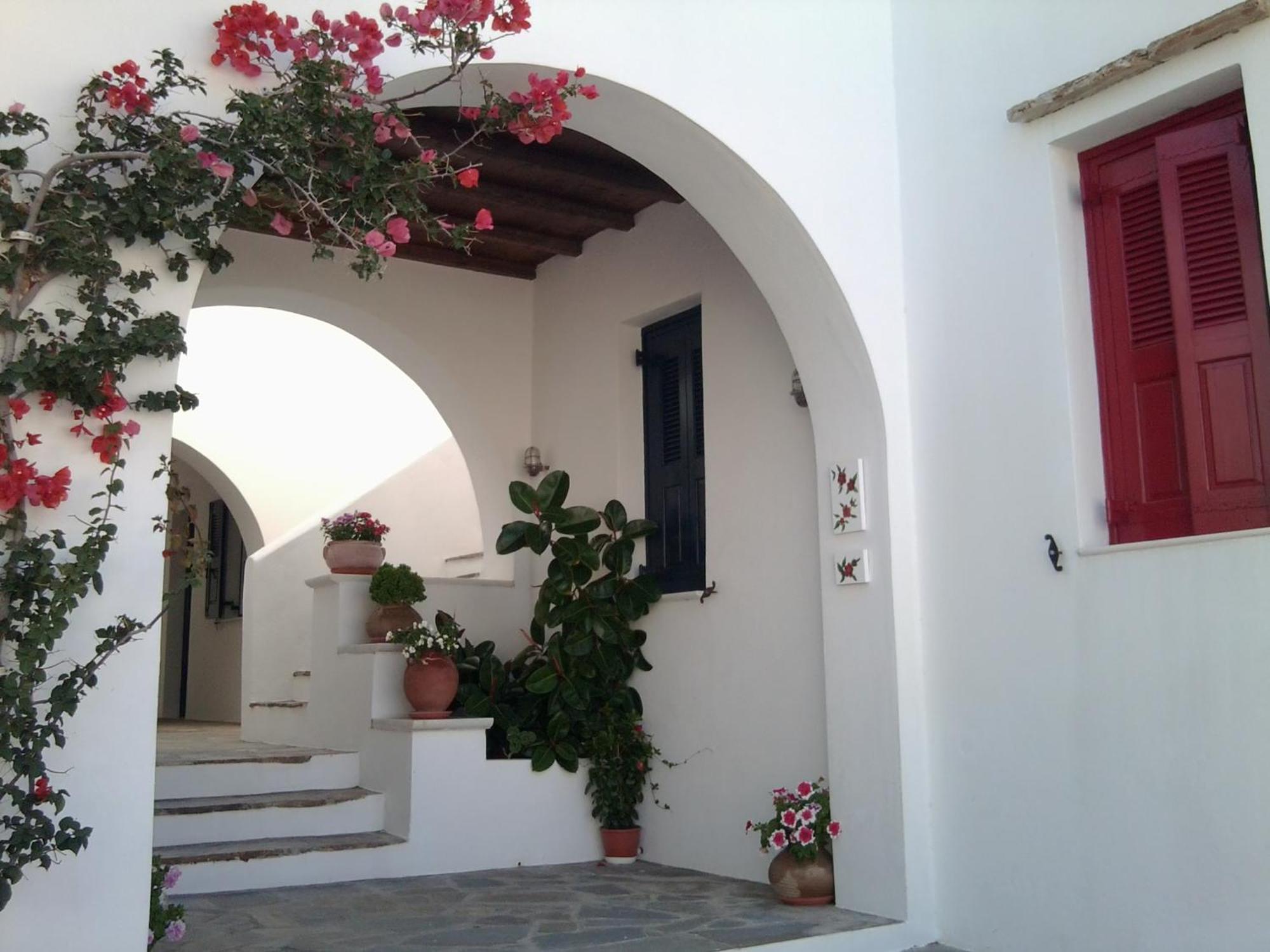 Elisso'S Philoxenia Aparthotel Agios Prokopios  Exterior photo